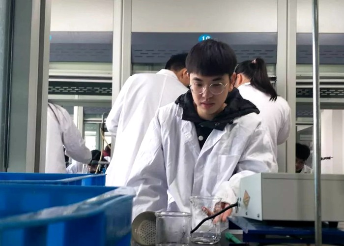 浙江工業大學陳炳鋒：希望你們每天都不后悔