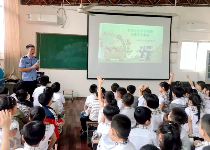 小學部開展“文明出行，從我做起”主題宣教活動