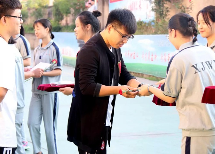 高中部舉辦教師節感恩系列活動