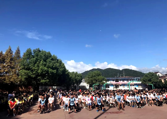 初中部2018學年第一學期開學典禮暨表彰大會隆重舉行