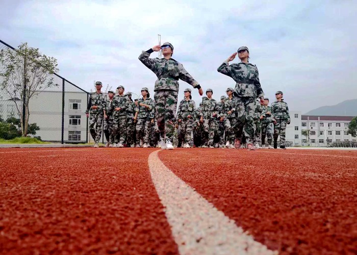 高中部2020級新生軍訓圓滿結束